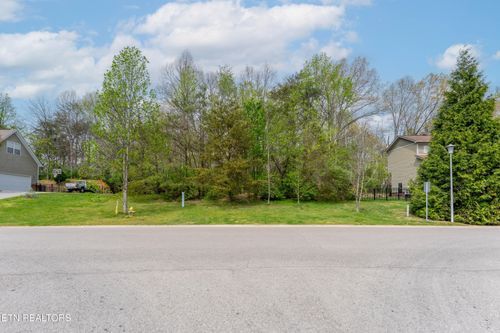 127 Crossroads Blvd, Oak Ridge, TN, 37830 | Card Image