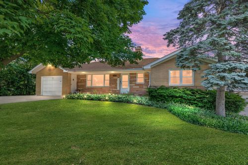 11608 Maple Ave, Hebron, IL, 60034-9668 | Card Image