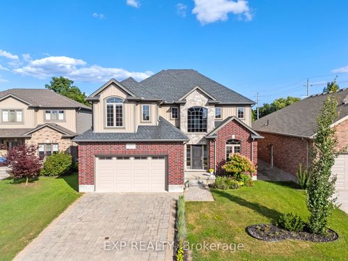 203 Campanale Way, Lucan, ON, N0M2J0 | Card Image