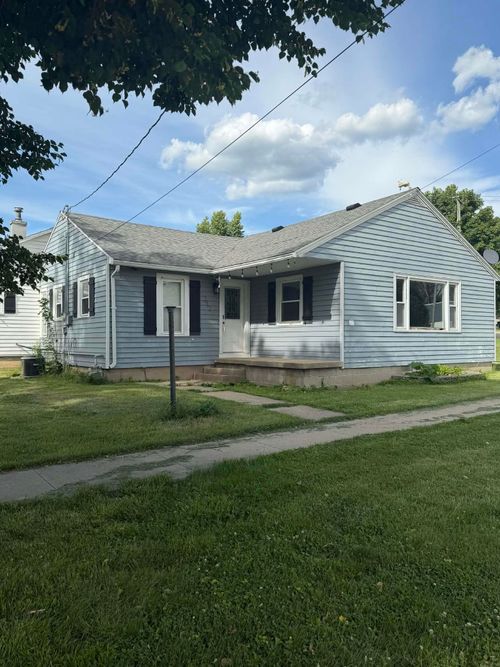 313 W Spring Street, Strawberry Point, IA, 52076 | Card Image