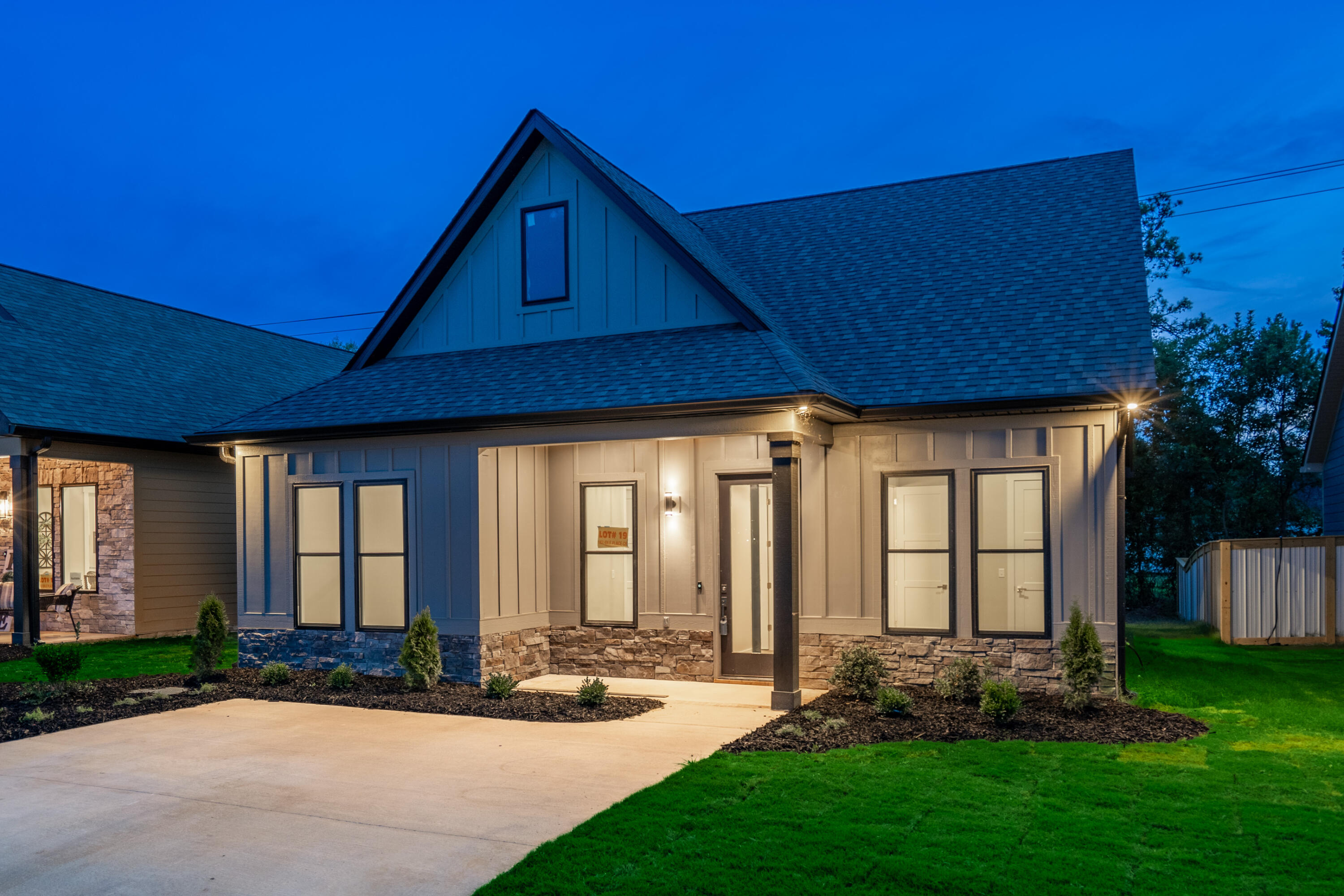 Idle Pl, Rossville, GA 30741