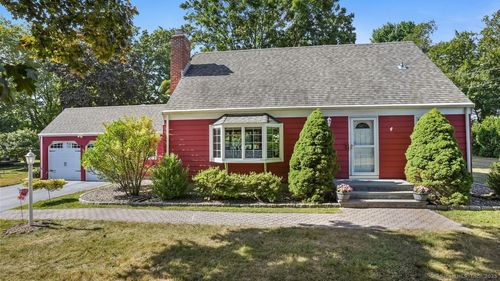 321 Old Tavern Rd, Orange, CT, 06477-3320 | Card Image