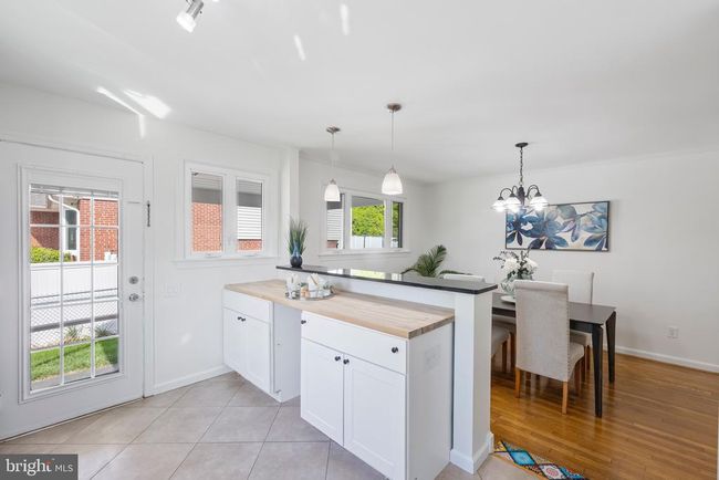 9821 Singleton Dr, House other with 5 bedrooms, 4 bathrooms and null parking in BETHESDA MD | Image 9