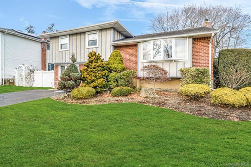 11 Fordham Dr, Plainview, NY, 11803-1207 | Card Image