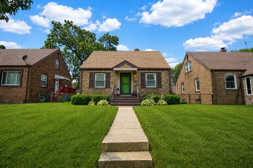 6820 Schneider Ave, Hammond, IN, 46323-1408 | Card Image
