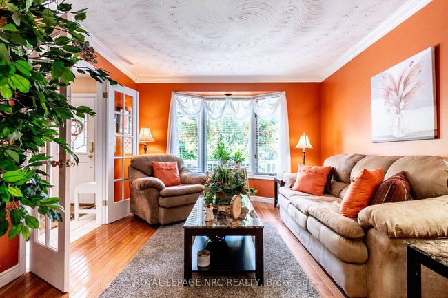 31 Rollins Dr, House other with 3 bedrooms, 2 bathrooms and 2 parking in Welland ON | Image 12