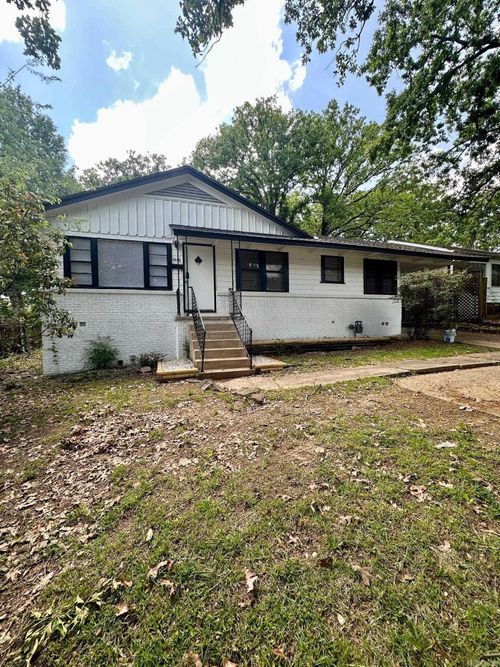 5909 Lee Ave, Little Rock, AR, 72205-3325 | Card Image