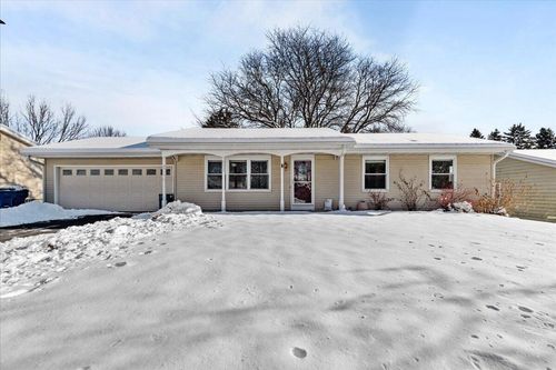 6808 Enge Drive, Newburg, WI, 53090 | Card Image