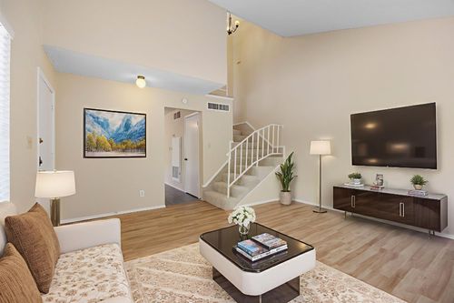 915 Silver Quail Ln, Austin, TX, 78758-5821 | Card Image