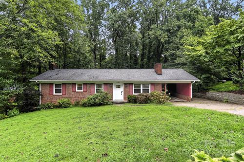 132 30th Ave Nw, Hickory, NC, 28601-1143 | Card Image