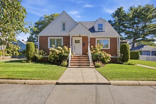 5 Sargent Rd, Swampscott, MA, 01907-2215 | Card Image