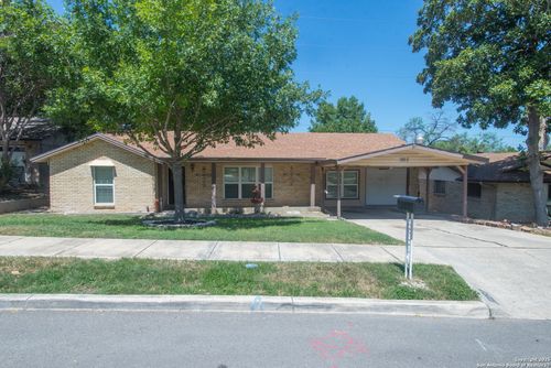 7103 Forest Mont St, San Antonio, TX, 78240-3213 | Card Image