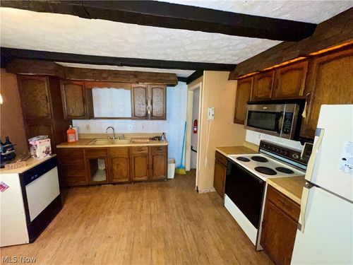 744 Carson Salt Springs Rd, Mineral Ridge, OH, 44440-9335 | Card Image