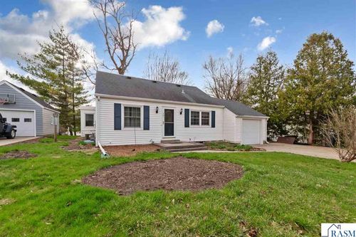 301 James Ave, Mankato, MN, 56001-3929 | Card Image