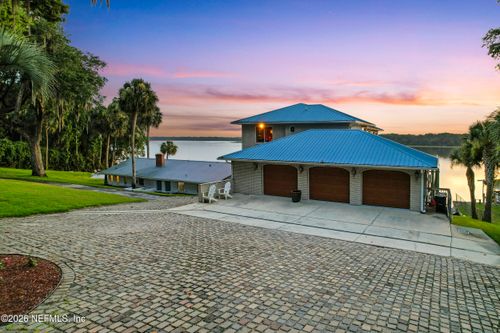 703 Front St, Welaka, FL, 32193-2066 | Card Image