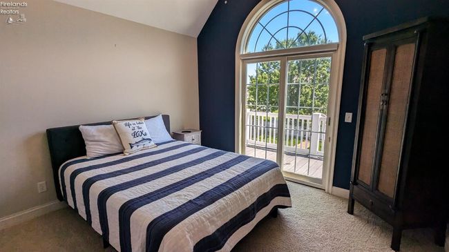 8051 E Lake Blvd, Condo with 4 bedrooms, 4 bathrooms and 2 parking in Marblehead OH | Image 25