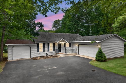 9265 Golf Port Dr, Canadian Lakes, MI, 49346-9783 | Card Image