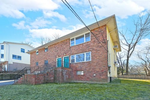2-second-floor-8 Harbor Hill Rd, Glen Cove, NY, 11542-4344 | Card Image
