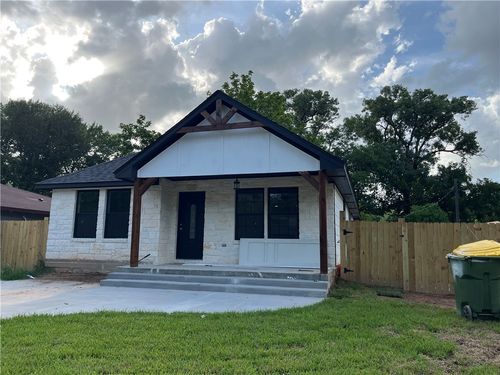 211 Moss Ave, Hearne, TX, 77859-2225 | Card Image
