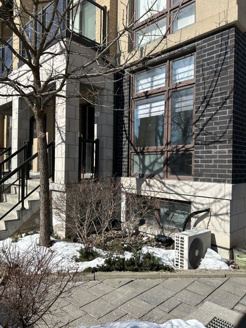 9-11 Eldora Ave, North York, ON, M2M0B5 | Card Image