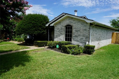 1005 Brenner Ct, Arlington, TX, 76017-6337 | Card Image
