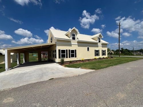 225 W Center St, Cave City, AR, 72521-9283 | Card Image