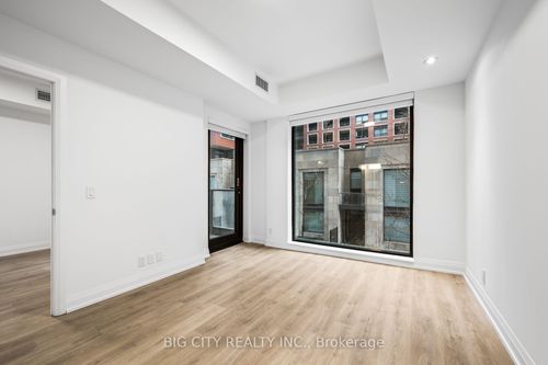 m04-36 Brentcliffe Rd, Toronto, ON, M4G0E1 | Card Image