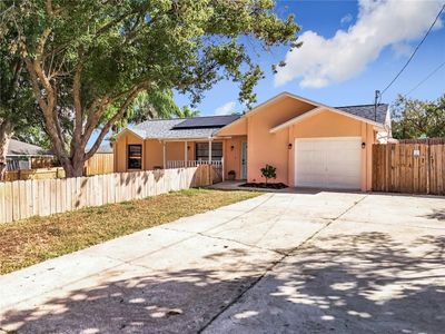 810 S Galena Avenue, House other with 3 bedrooms, 2 bathrooms and null parking in MINNEOLA FL | Image 1