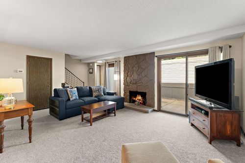 1224 Wagon Wheel Rd, Hopkins, MN, 55343-3922 | Card Image