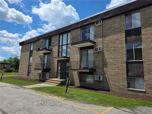 12b-16101 E Maple Park Drive, Maple Heights, OH, 44137 | Card Image