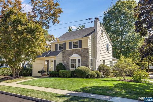 50 Oakridge Rd, Bloomfield, NJ, 07003-2910 | Card Image