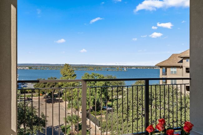9501 - 84 Island Dr, Condo with 3 bedrooms, 3 bathrooms and 2 parking in Horseshoe Bay TX | Image 31