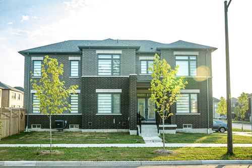 135 Av Micklefield, Whitby, ON, L1P0L3 | Card Image