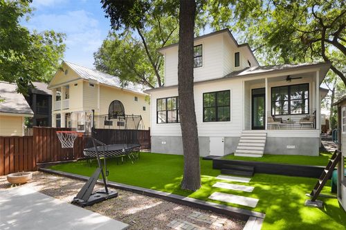 610 W Elizabeth St, Austin, TX, 78704-2334 | Card Image