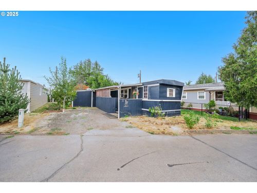 32-2400 Se Stratus Ave, McMinnville, OR, 97128-9754 | Card Image