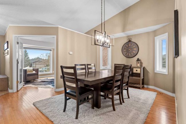755 Hawkside Mews Nw, Home with 4 bedrooms, 3 bathrooms and 4 parking in Calgary AB | Image 6