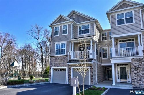 28 Autumn Way, Montvale, NJ, 07645-1795 | Card Image