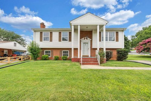 504 Mcgeorge Dr, Vinton, VA, 24179-2332 | Card Image