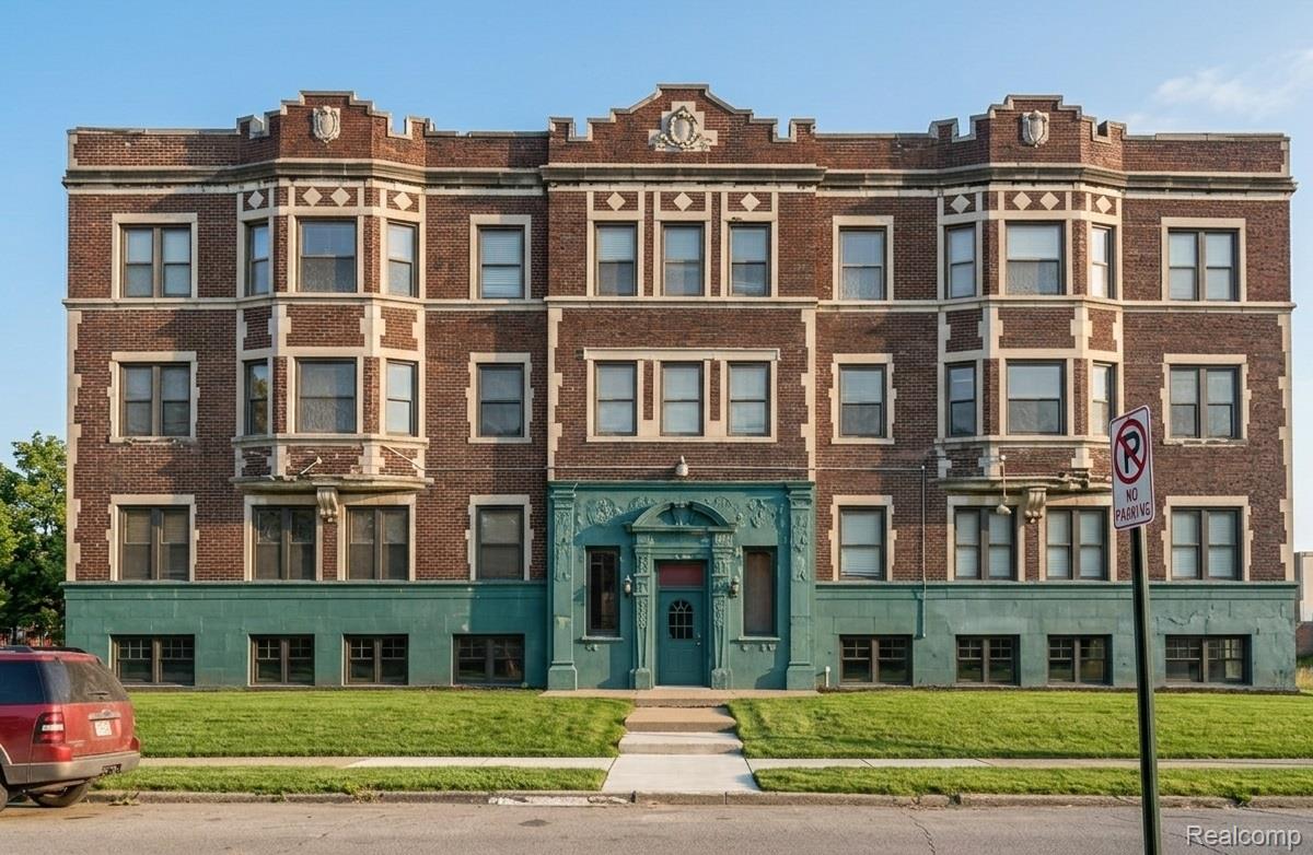 Residential Lease in Detroit 2