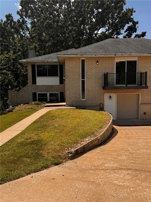 14911 Dutchmans Dr, Rogers, AR, 72756-7861 | Card Image