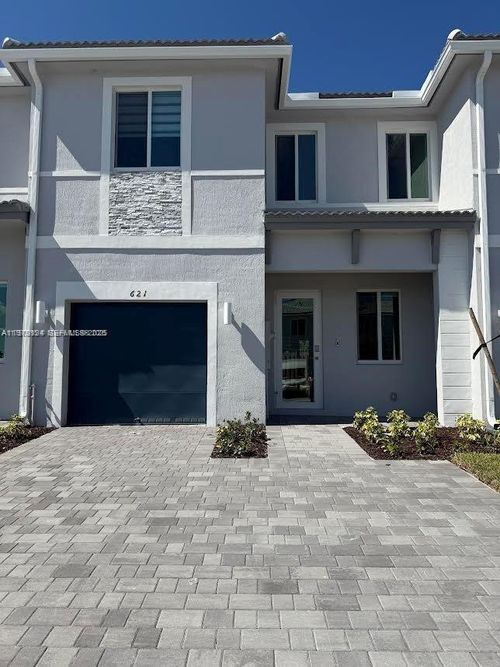 1-621 Se 13th Street Cir, HOMESTEAD, FL, 33034-3464 | Card Image