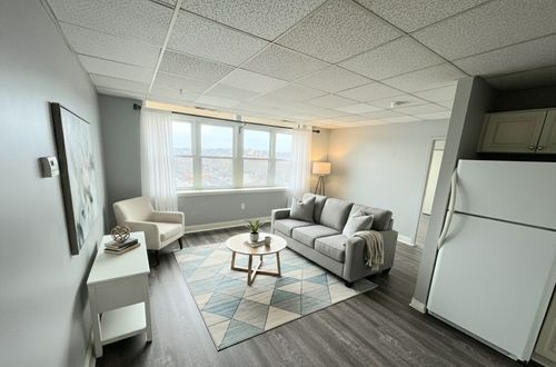 apt-702-340 Main St, Melrose, MA, 02176-4664 | Card Image