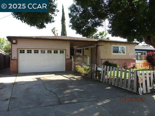 207 Thomas Way, Pittsburg, CA, 94565-4775 | Card Image