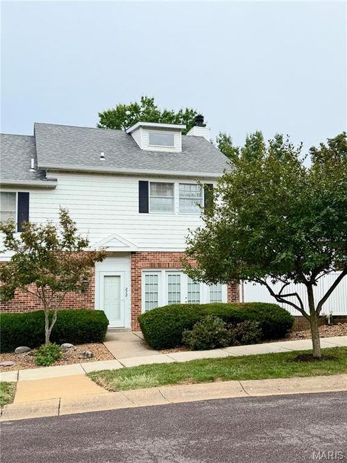 212 Carriage Ct, Washington, MO, 63090-4615 | Card Image