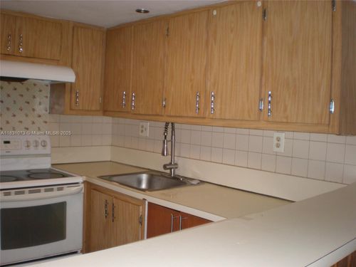 apt-92-5855 Washington St, Hollywood, FL, 33023-7420 | Card Image