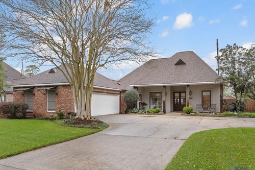 10203 Oakline Dr, Baton Rouge, LA, 70809-4067 | Card Image