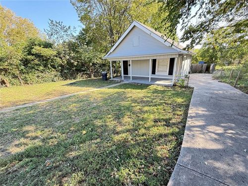 3825 E 56th St, Kansas City, MO, 64130-4302 | Card Image