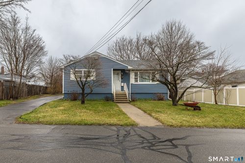 130 Holroyd St, Bridgeport, CT, 06606-4936 | Card Image