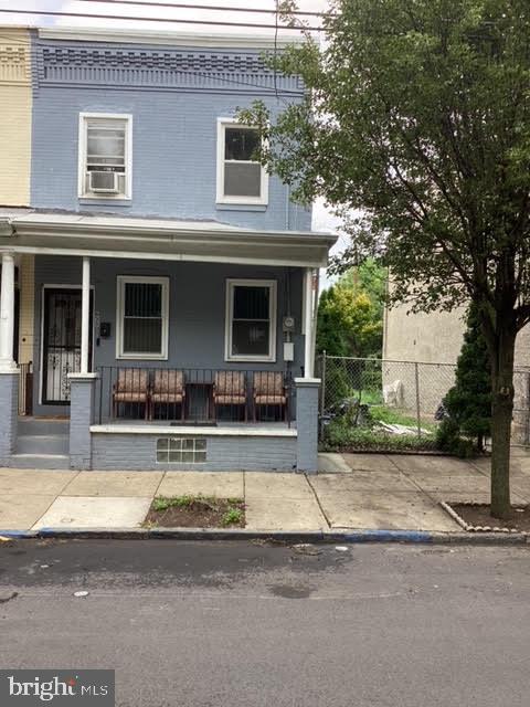 Walnut St, Camden, NJ 08103