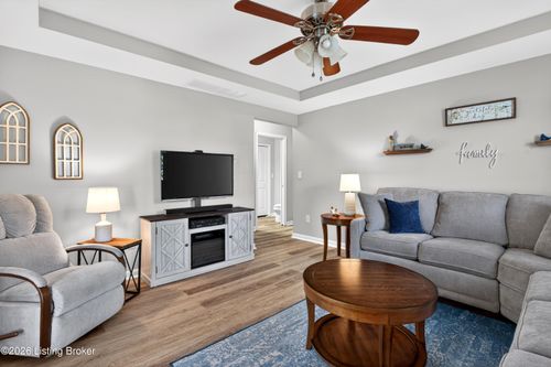 864 Garden Pointe Dr, Simpsonville, KY, 40067-5431 | Card Image